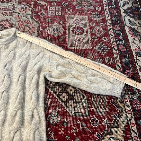 H&M Oversized Cable-knit sweater - Picture 8 of 8